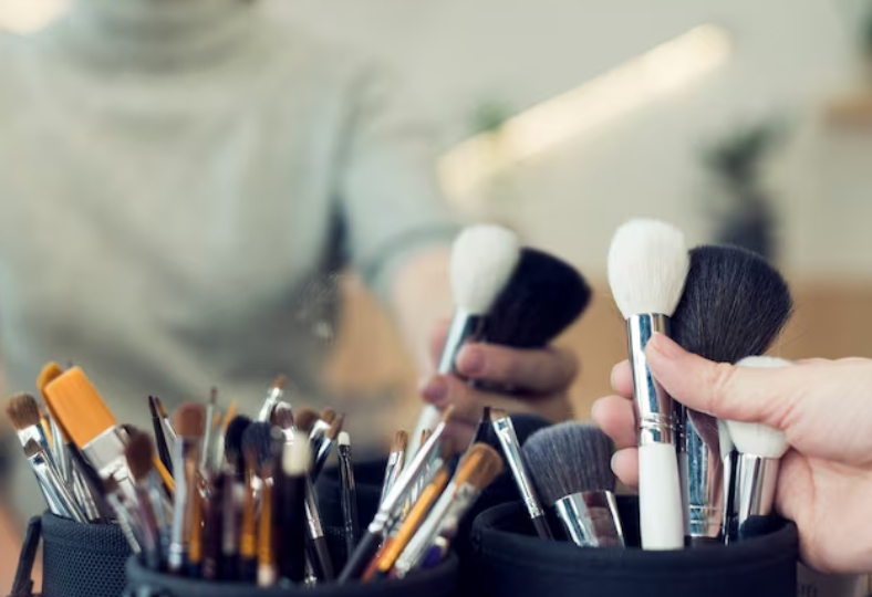 Precision-crafted, high-quality makeup brushes for global beauty brands